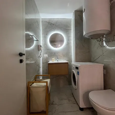 Be Bduplex In Durres 골렘
